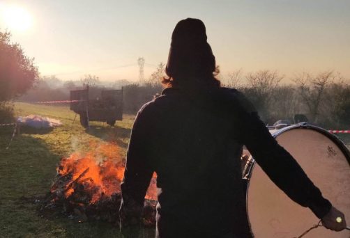 Firewalking: camminata sui carboni ardenti al Borgo La Caccia